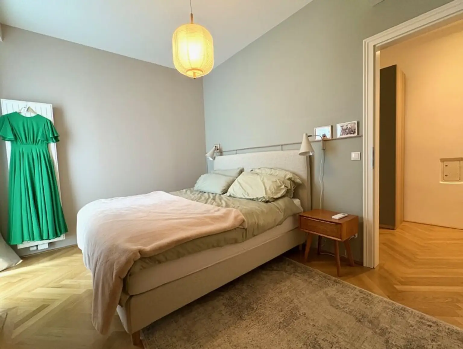 TRAUMHAFTE KLIMATISIERTE ALTBAUWOHNUNG MIT 2 BÄDERN UND BALKON - MÖBEL OPTIONAL