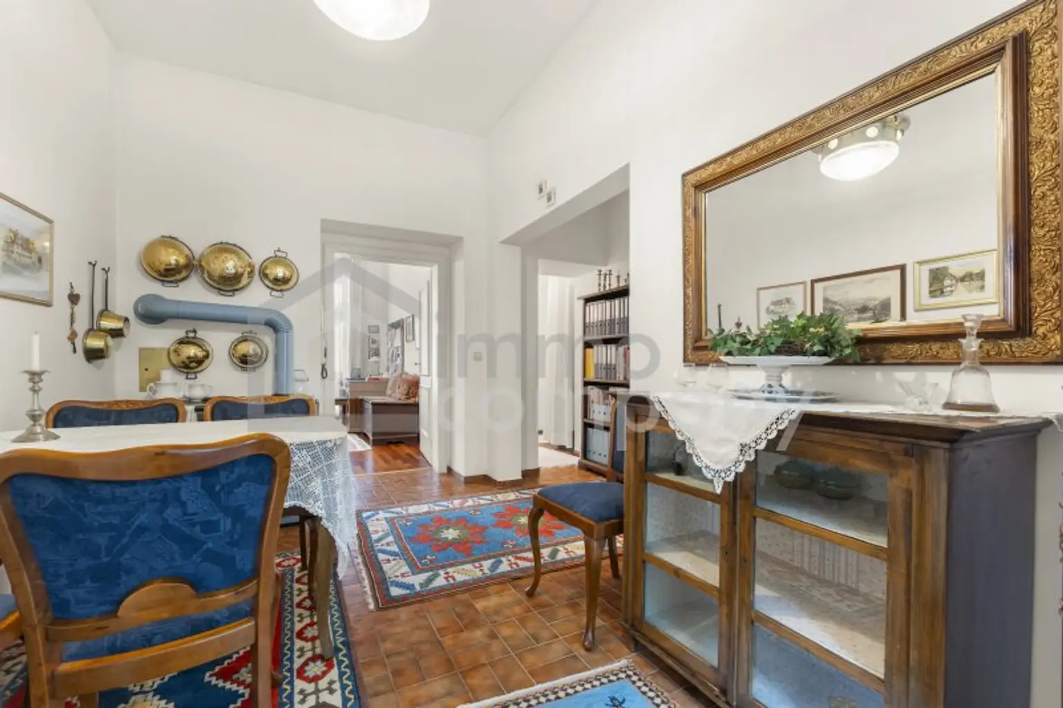 Elegante Altbauwohnung, mit Charakter