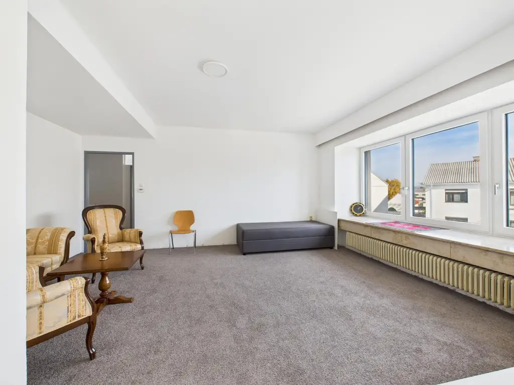 Kernsaniertes Anlageobjekt mit großzügigen Büroflächen und Wohneinheiten in 4050 Traun