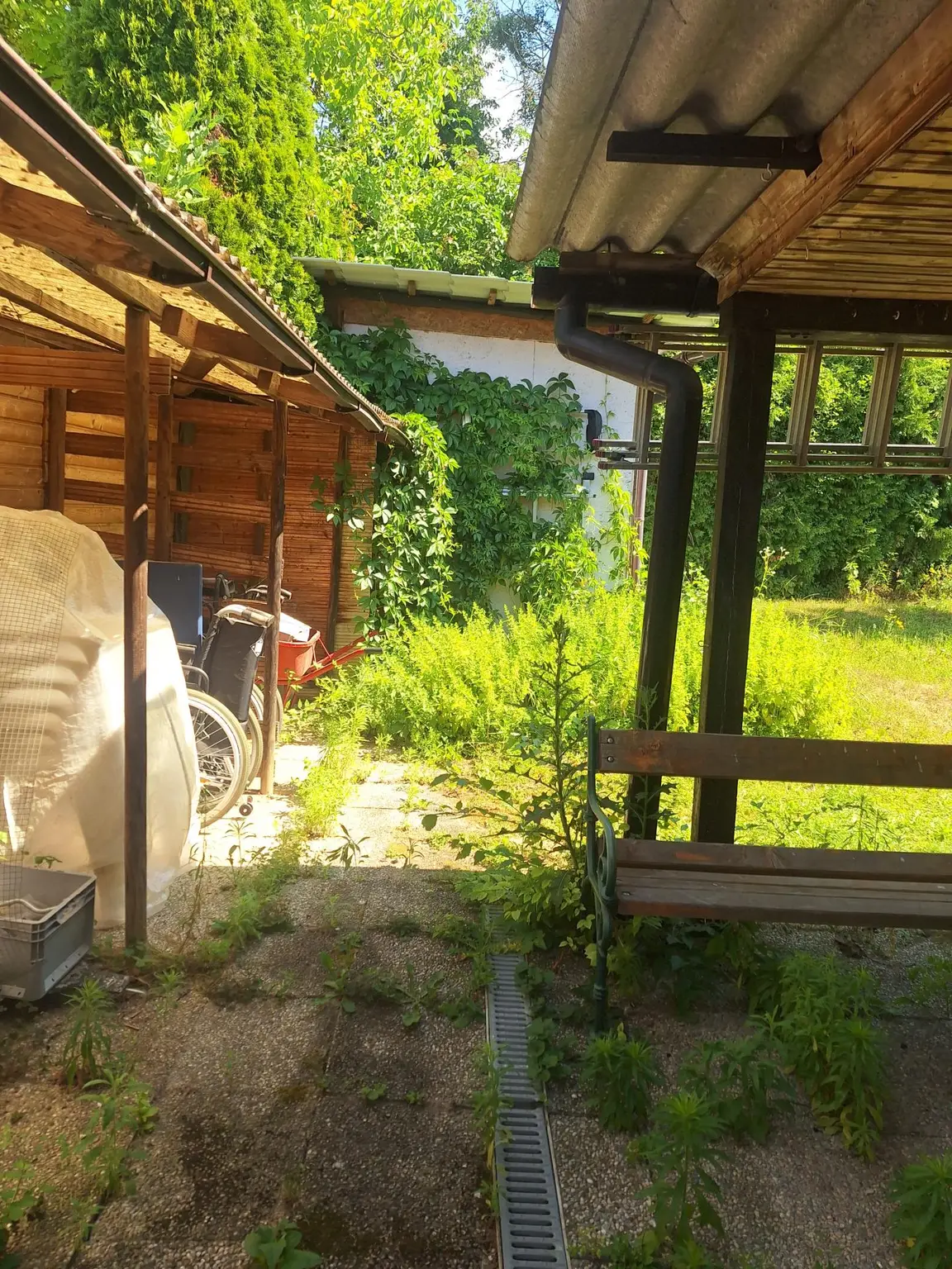 LIEBEVOLL SANIERTER BUNGALOW IN BEGEHRTER WOHNLAGE SAMT HOHER LEBENSQUALITÄT UND GUTER VERKEHRSANBINDUNG