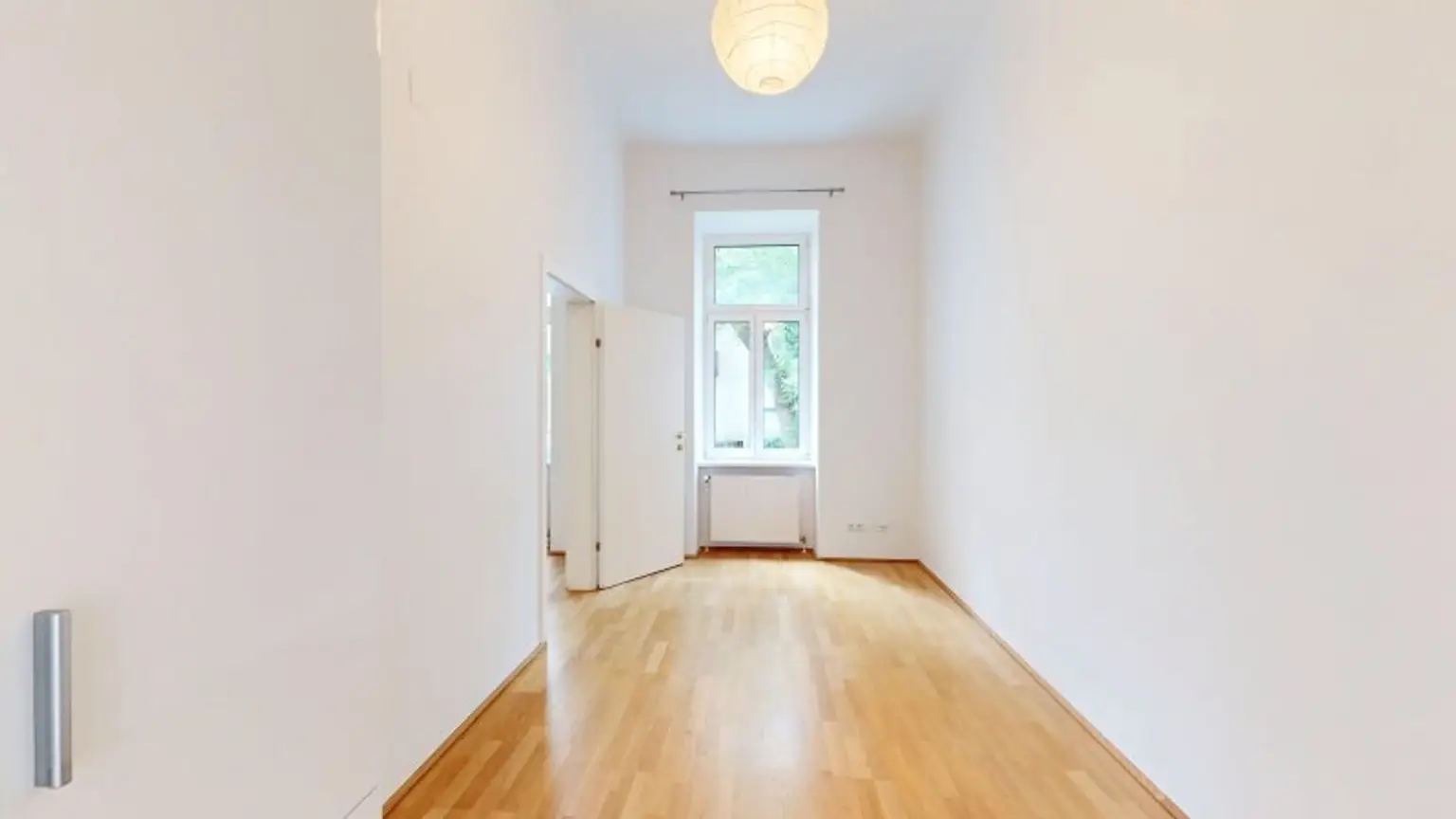 Große und klassisch schöne Altbau-Wohnung | 5 Zimmer | 2 Bäder | Lift | am Liechtensteinpark