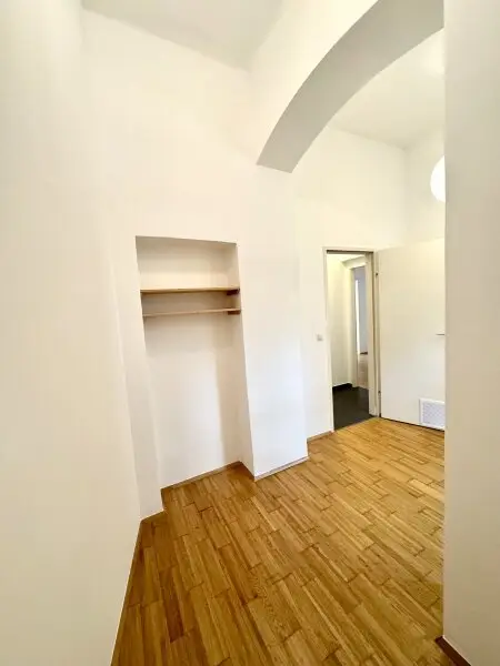 NEU! WG-Geeignete 3,5 Zimmerwohnung in wunderschönem Altbauzinshaus!