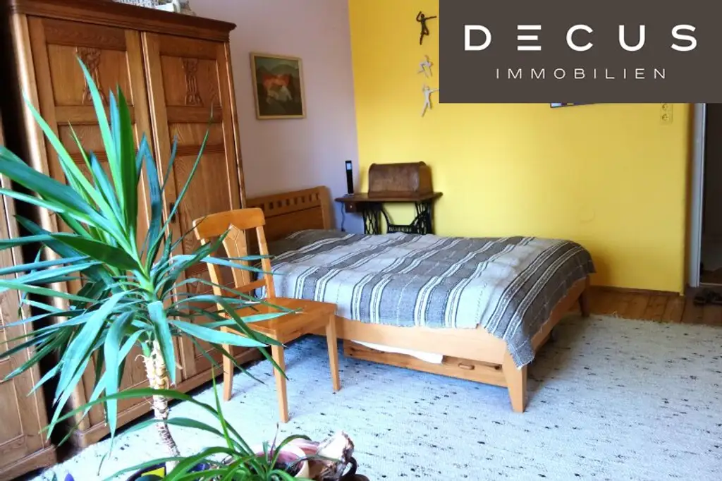 KEIN HAUS - ABER EINE FÜNFZIMMERWOHNUNG MIT SÜDBALKON