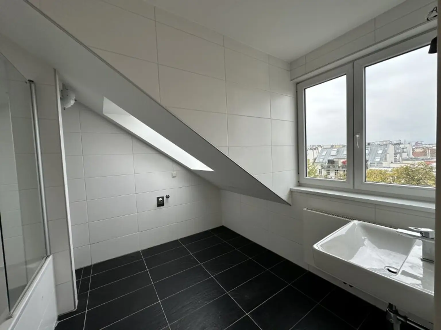 Maisonette mit 3 Zimmer + Galerie und Dachterrasse in 1070 Wien
