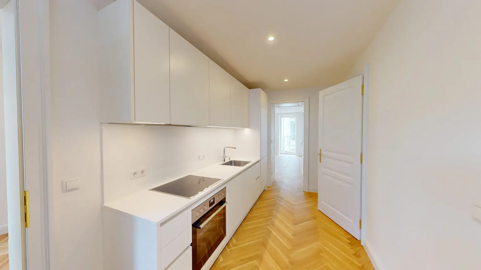 Drei Zimmerwohnung mit Balkon im sanierten Wiener Altbau