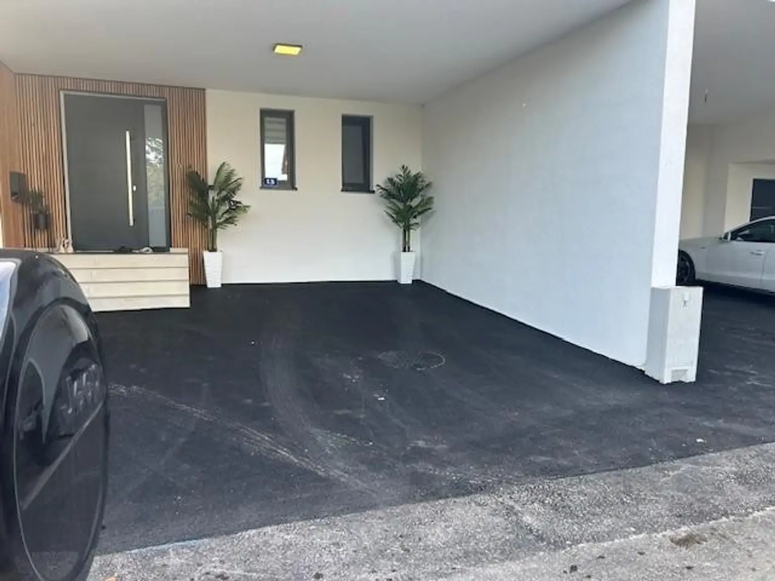 Neu gebaute Doppelhaushälfte mit großem 3fachcarport  in beliebter Siedlung