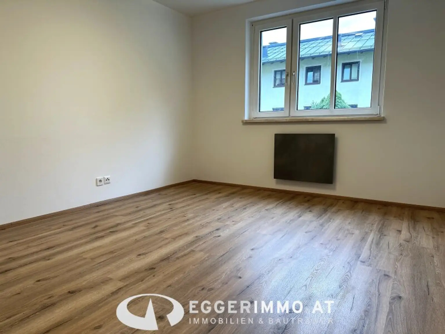 5710 Kaprun: Newly renovated 3-room apartment in a quiet location in Kaprun, near the center, available for rent from November 2025. Parking space available!