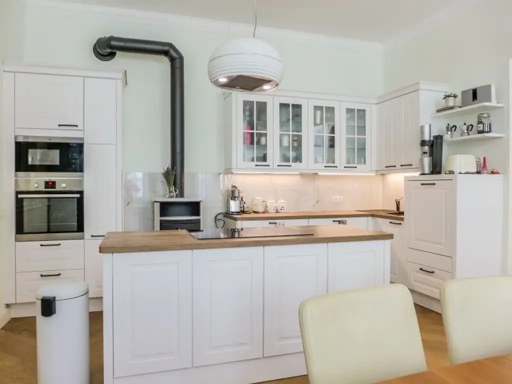 Klassischer Altbau trifft modernes Raumkonzept - 4 Zimmer-Wohntraum nahe Wien Mitte