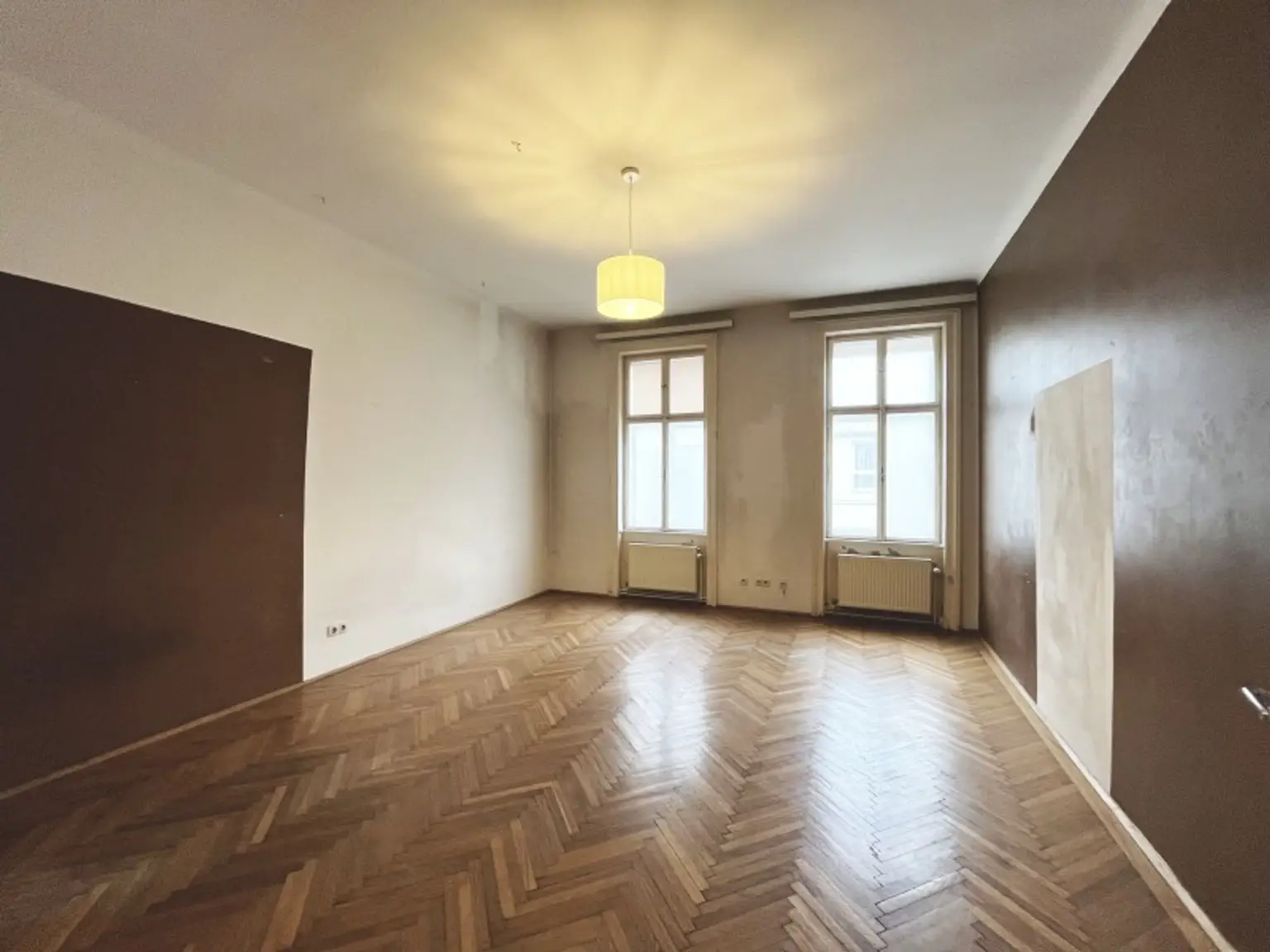 Bandgasse / Sanierungsbedürftiges Altbau(roh)juwel