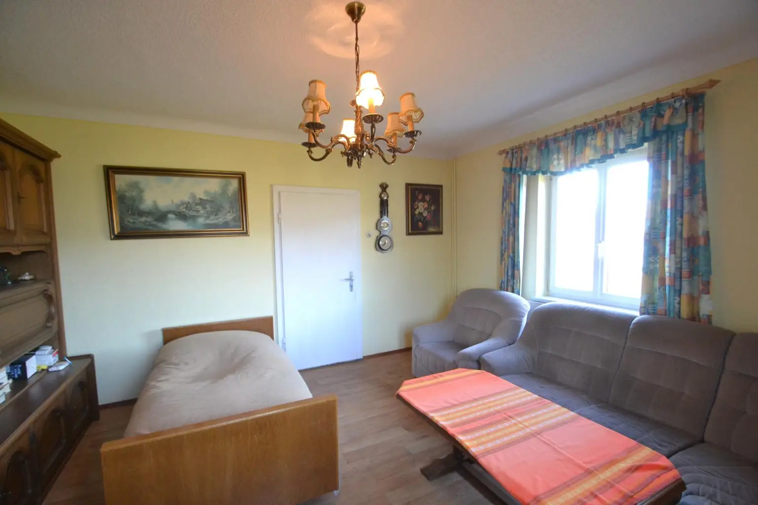 Zimmer mit Nachmittagssonne