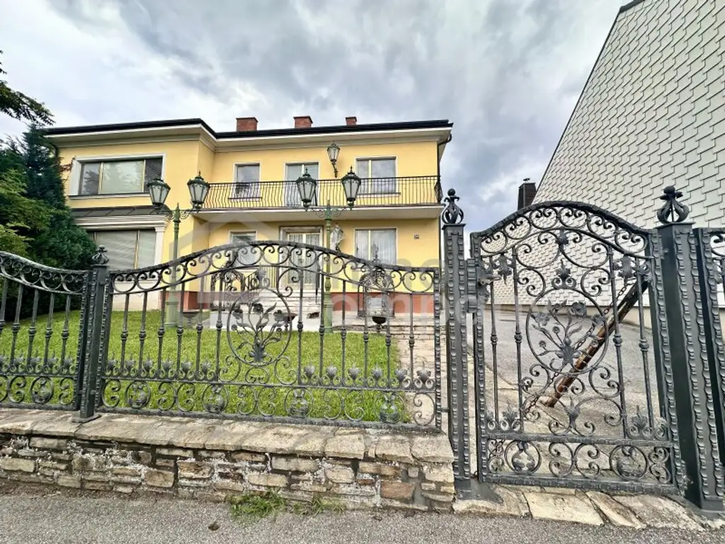 Traumhaftes Einfamilienhaus in Lassee: 9 Zimmer, Garten, Balkon und mehr!