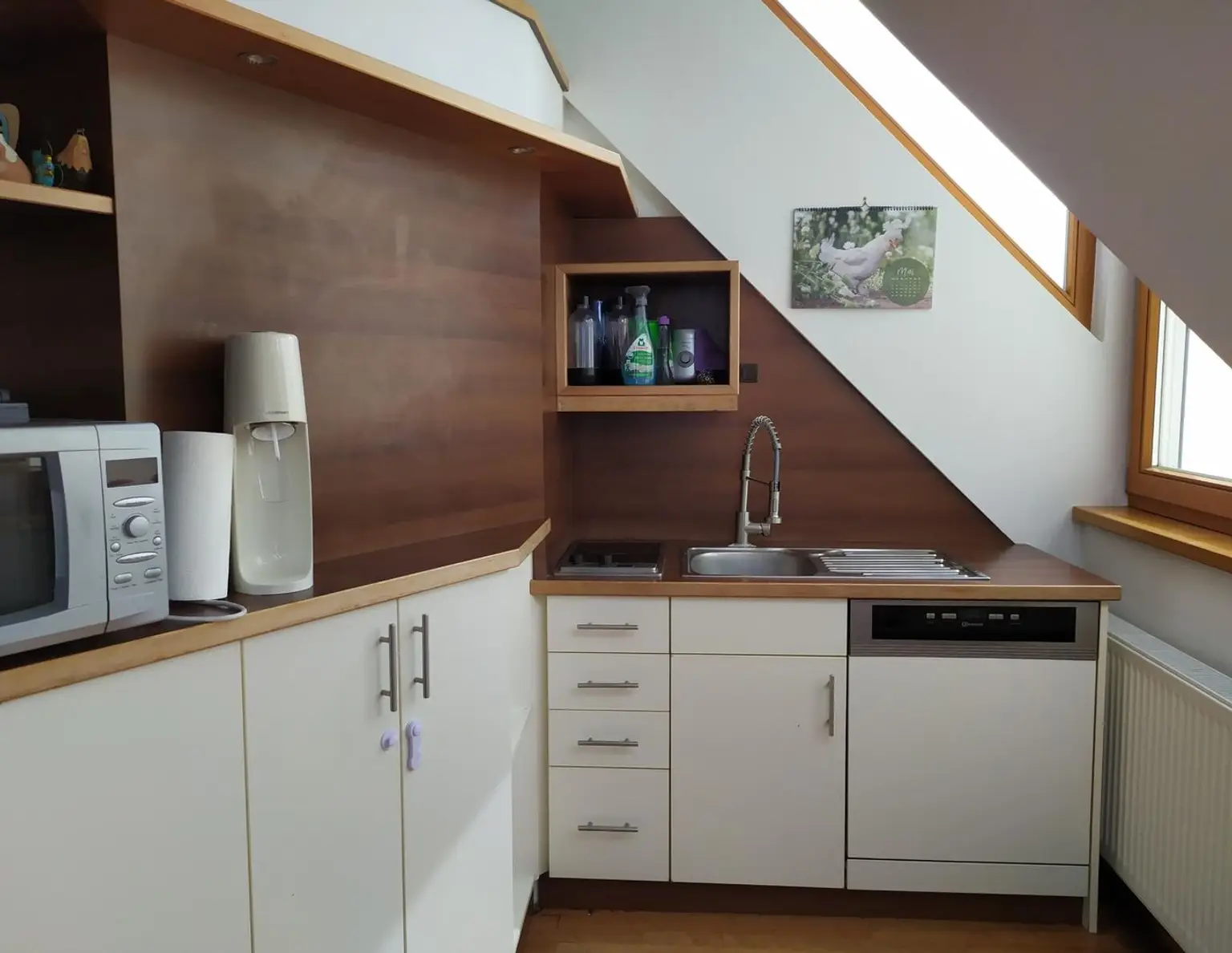 MIETE! Moderne Dachgeschosswohnung in Aussichtslage!