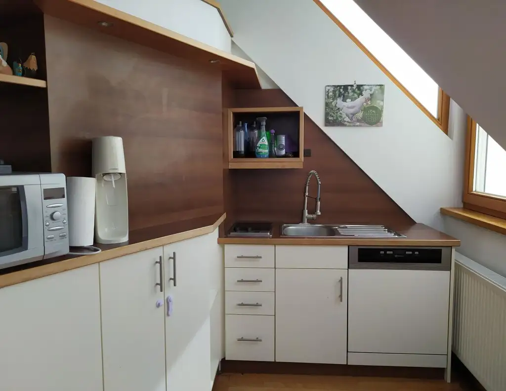 MIETE! Moderne Dachgeschosswohnung in Aussichtslage!