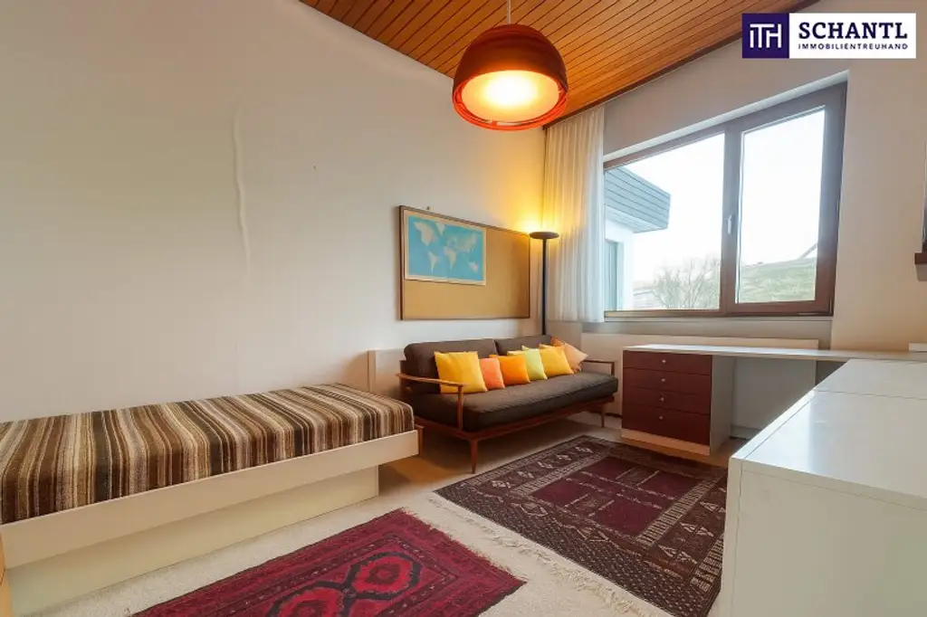 Traumhafter Bungalow mit Indoor-Pool, Weinkeller & großem Garten auf Eigengrund