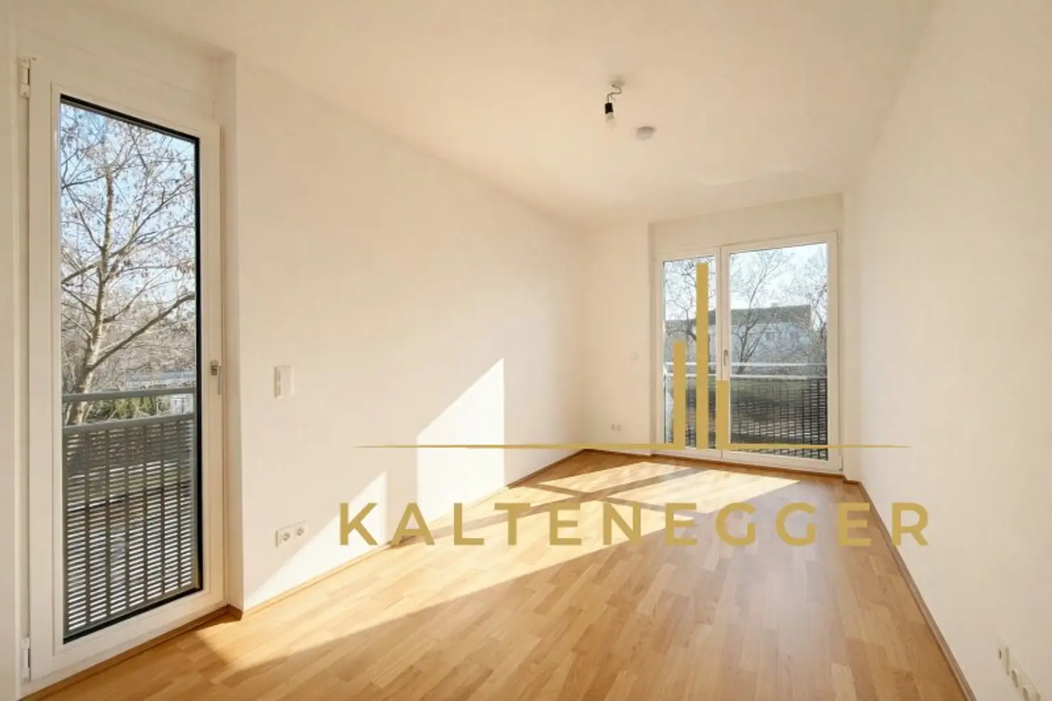 Schlafzimmer 1 mit 12,91 m²