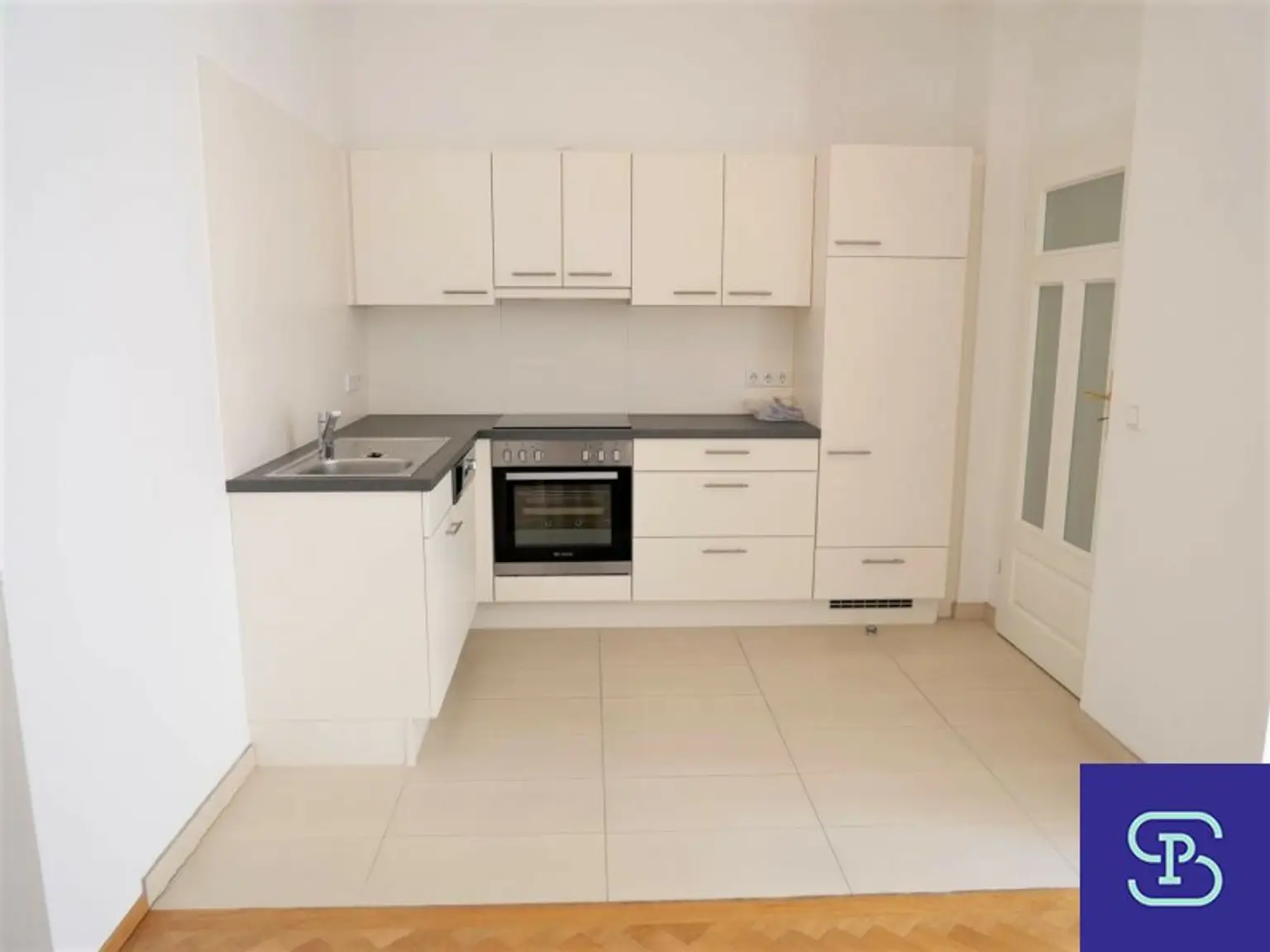 Provisionsfrei: Toprenovierter 85m² Altbau mit Einbauküche Nähe Mariahilfer Straße - 1060 Wien