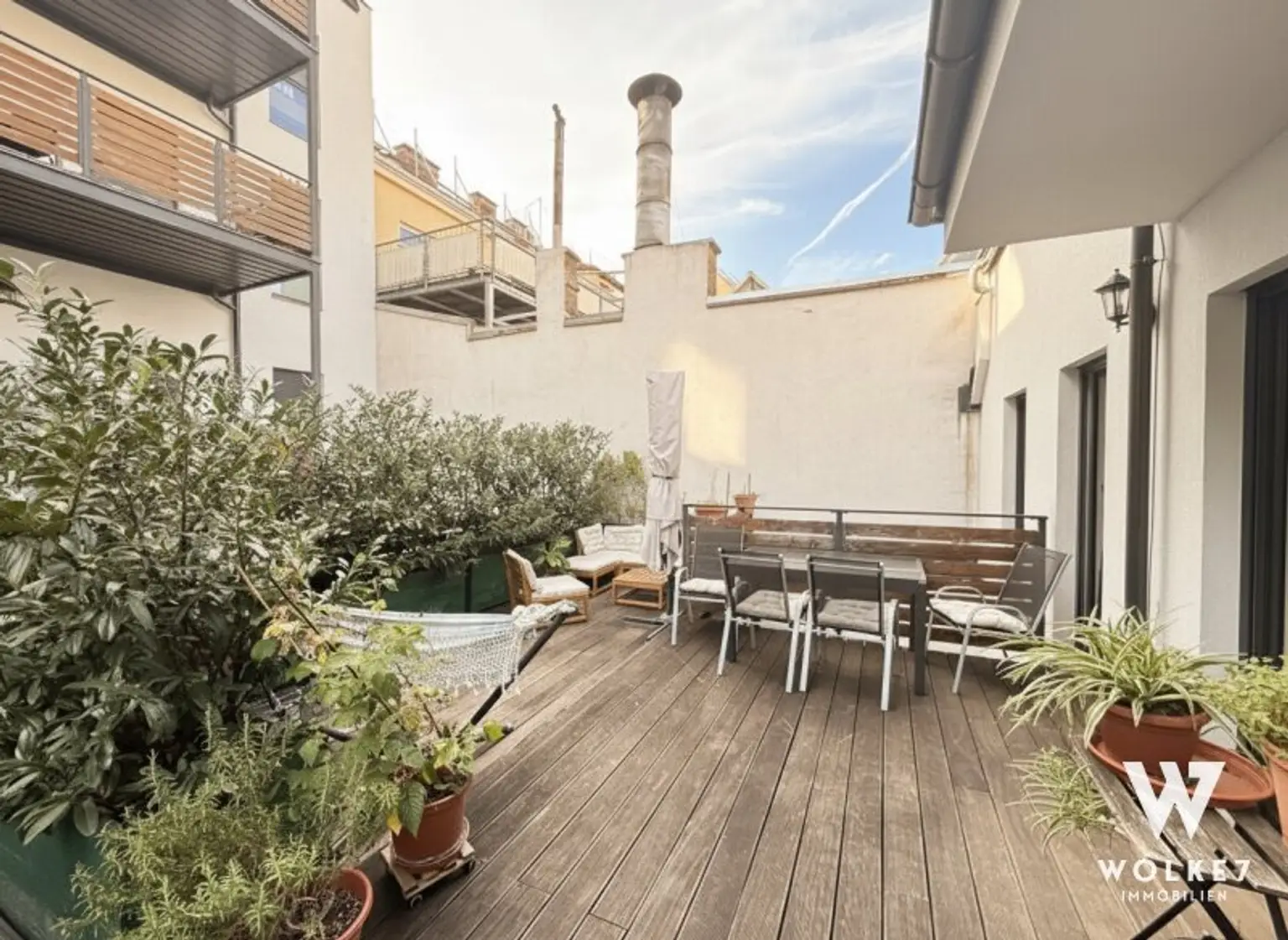 Charmante Maisonette-Wohnung mit Terrasse und Balkon in ruhiger Innenhoflage