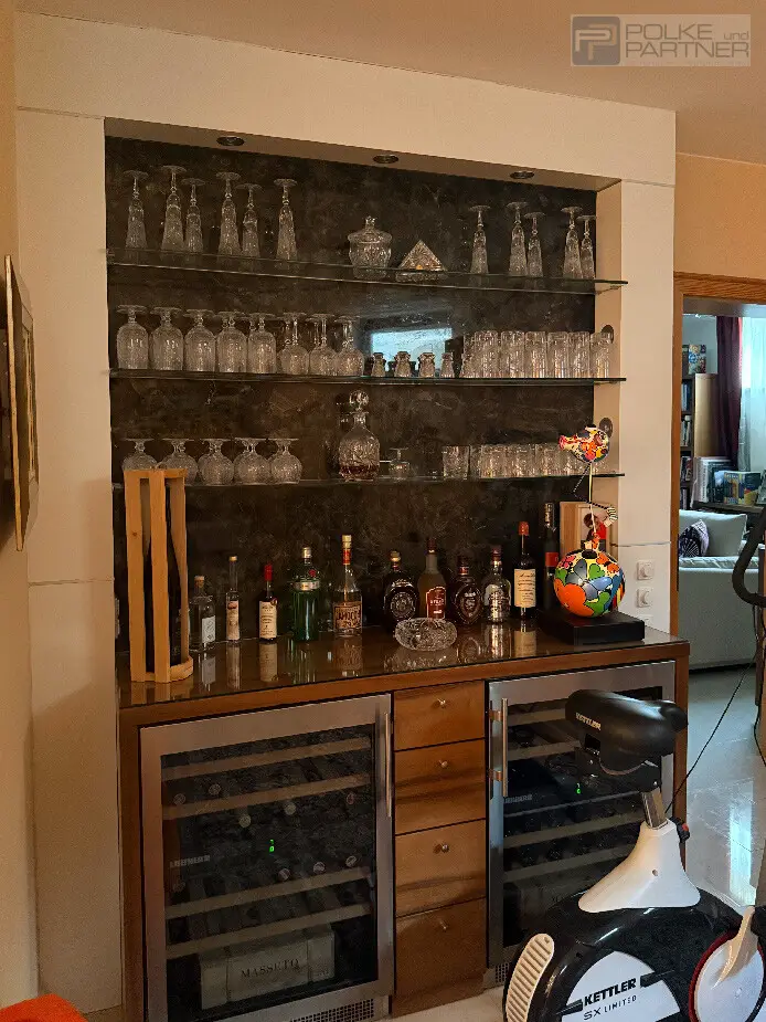 GARTENPARADIES   -  9.000 M² - 
LANDHAUS IN PARKLANDSCHAFT  
NUR 30 MINUTEN VON WIEN