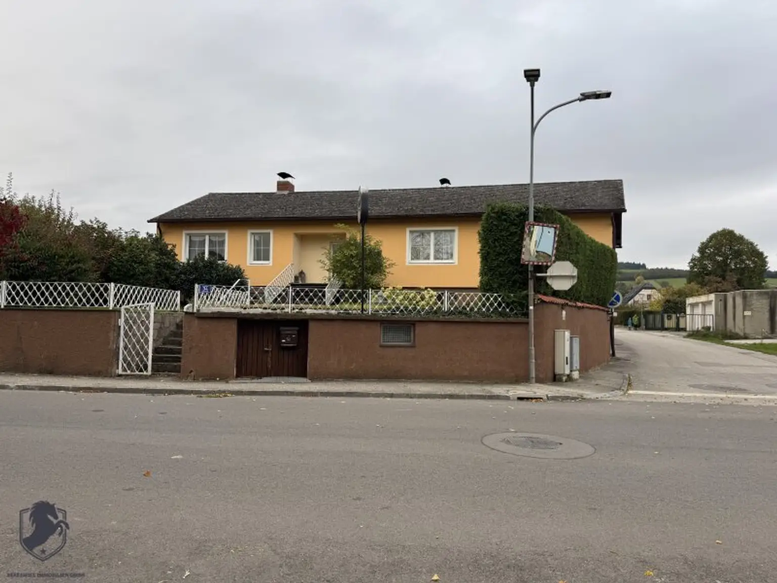 Einfamilienhaus mit Garten, Garage zu vermieten