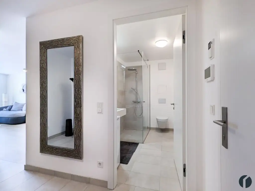 Exklusives Refugium mit Schwimmbiotop – Stilvoll möbliertes 2-Zimmer-Apartment in Ruhelage