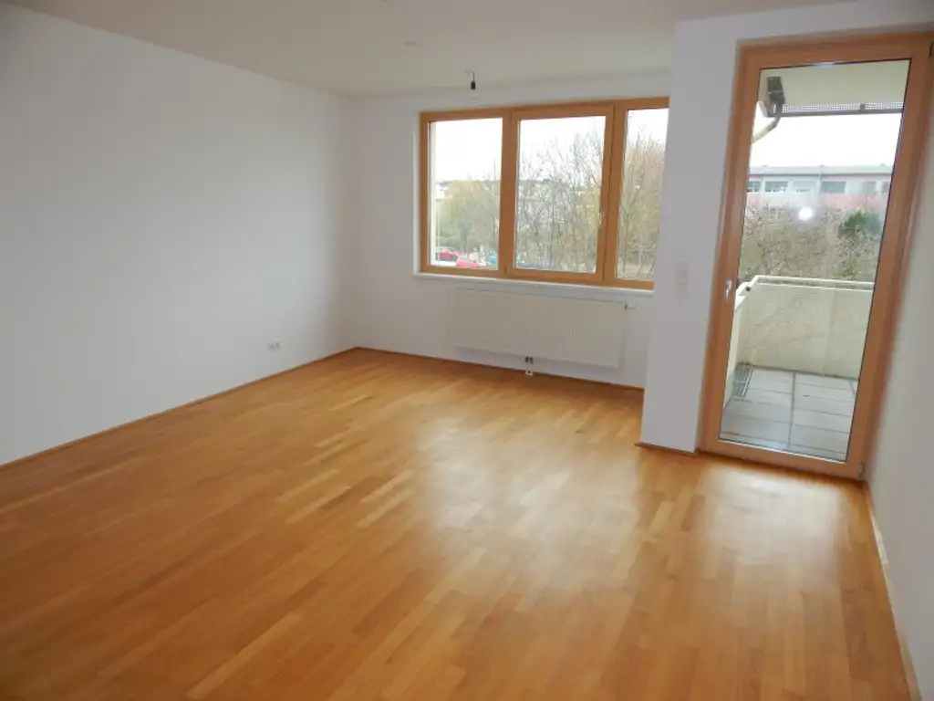 "PROVISIONSFREI" Helle und ruhige 3 Zimmer Terrassenwohnung mit Tiefgaragenplatz