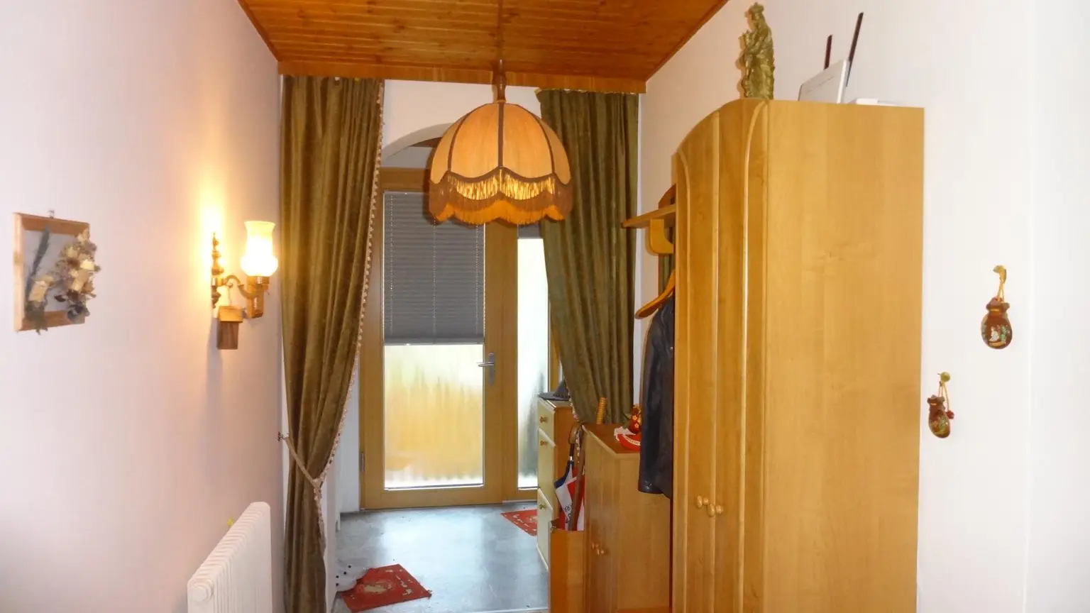 Großzügiges Einfamilienhaus mit großem Grundstück