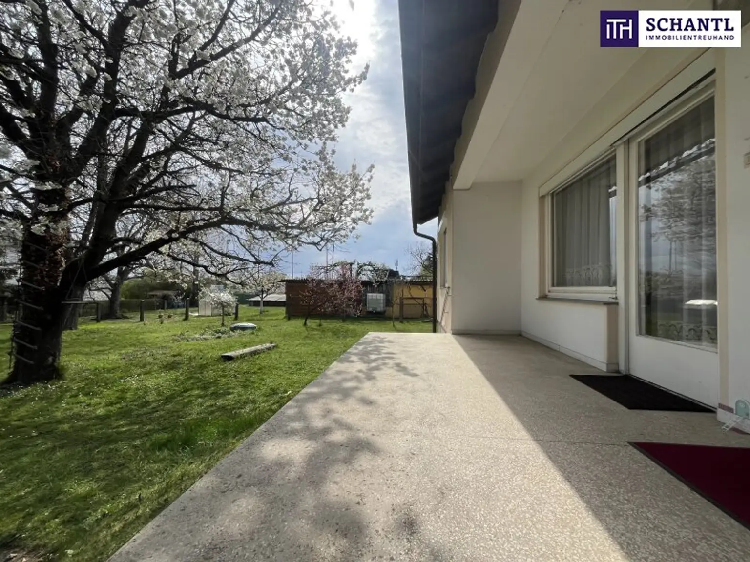 PLATZ zum WACHSEN – sanierungsbedürftiges Haus mit großem Garten und traumhaften Bäumen in Graz Liebenau! Bungalow mit Ausbaureserve!