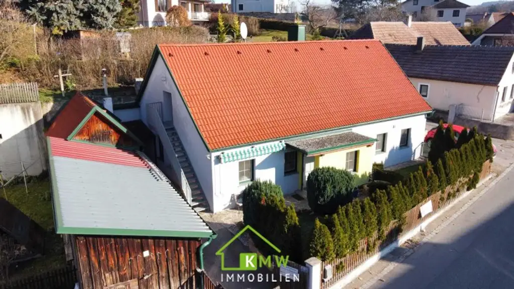 Saniertes, kleines Haus in guter Lage