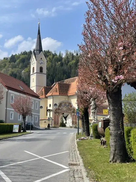 WALLFAHRTSORT MARIA LANKOWITZ - SONNIGER BAURECHTSGRUND