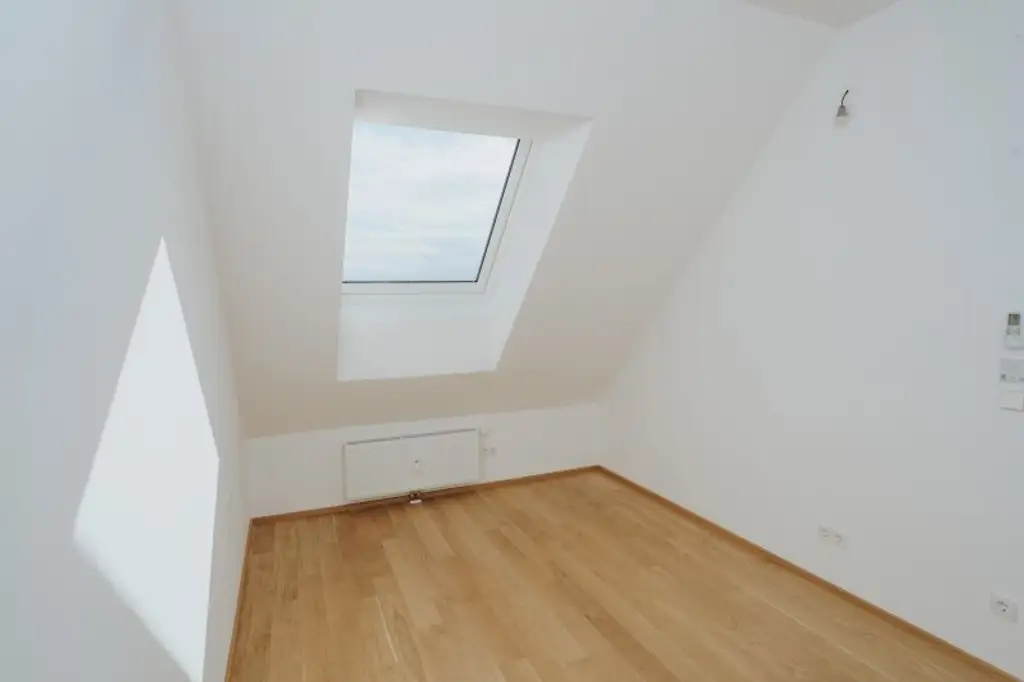 Schöne klimatisierte 3 Zimmer Maisonettewohnung im Dachgeschoß