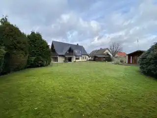 weitläufiges Grundstück