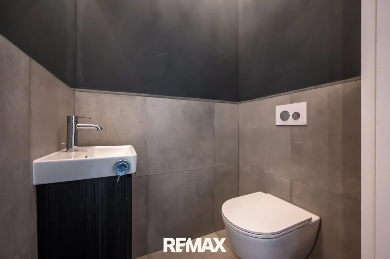 DG: Separate Toilette
