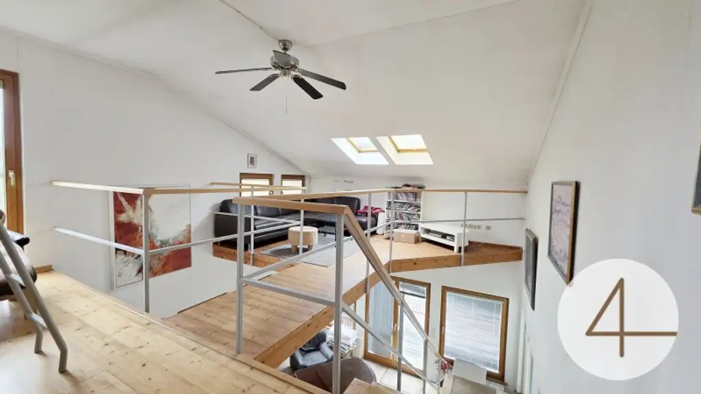 Zweifamilienhaus mit ca. 300 m² Wohnfläche