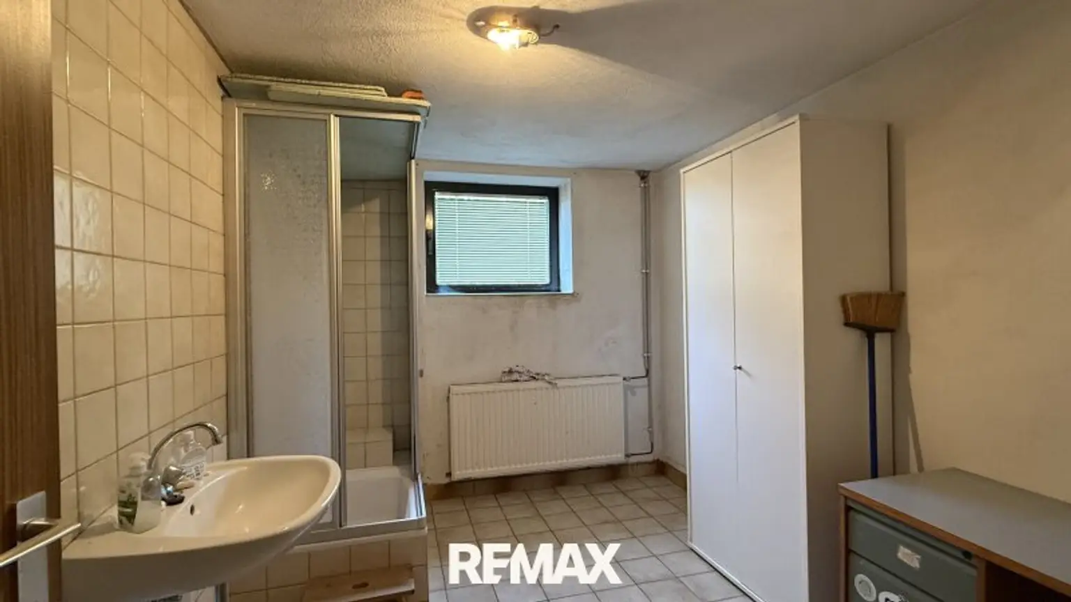 Dusche im Keller
