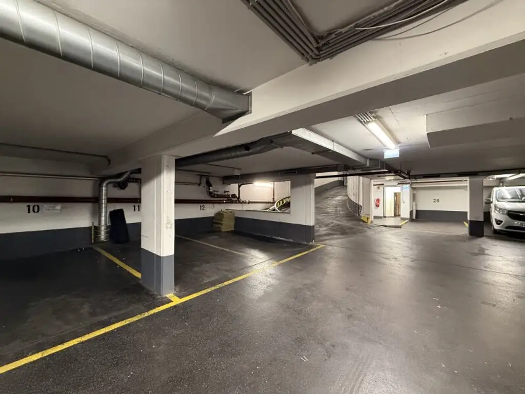 Tiefgaragenstellplatz in der Ziegelofengasse 33, 1050 Wien zu vermieten