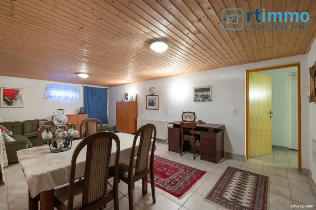 SCHÖNES FAMILIENHAUS mit Wintergarten und Garage in ruhiger Lage zu mieten!
