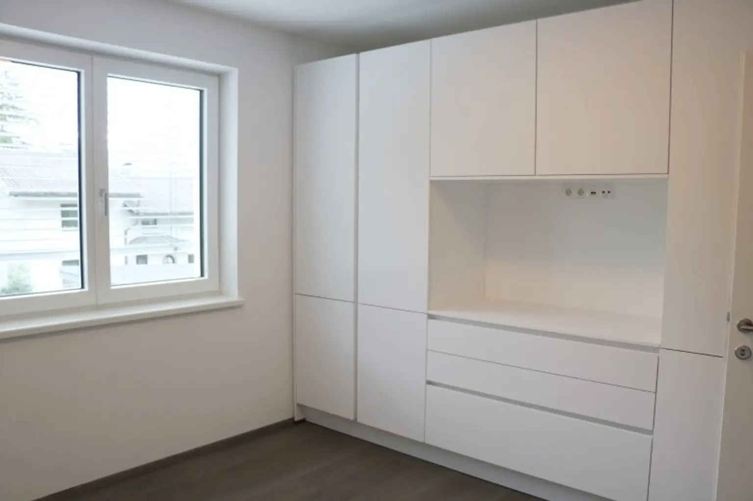Telfs - Hochwertig - geschmackvoll eingerichtete 2 Zimmerwohnung mit Terrasse und Autoabstellplatz