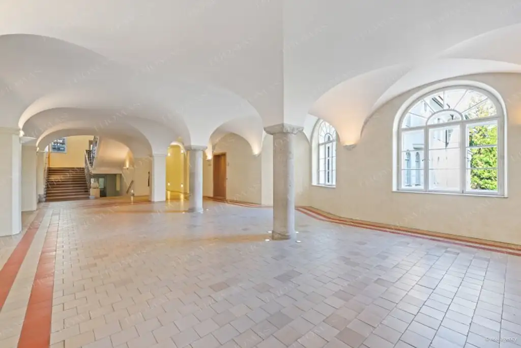 Exklusive Döblinger Villa mit Blick über Wien & die Neustifter Weinberge!