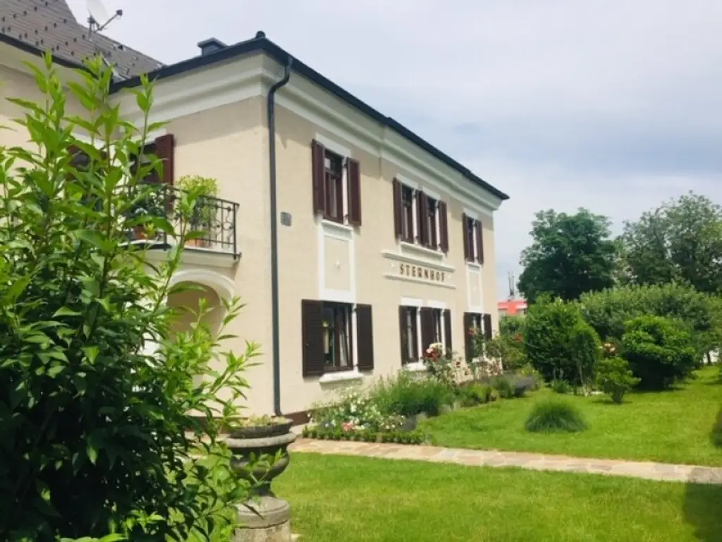 Traumwohnung in historischer Villa!