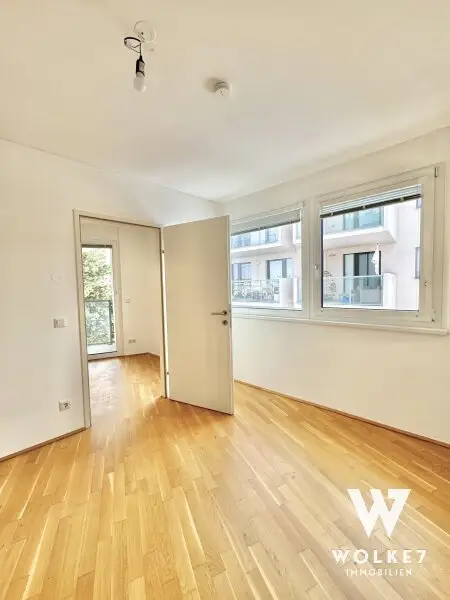 Wunderschöne 2 Zimmer mit 2 Aussenflächen | Ruhig & hell | gut aufgeteilt | U1 Kagraner Platz