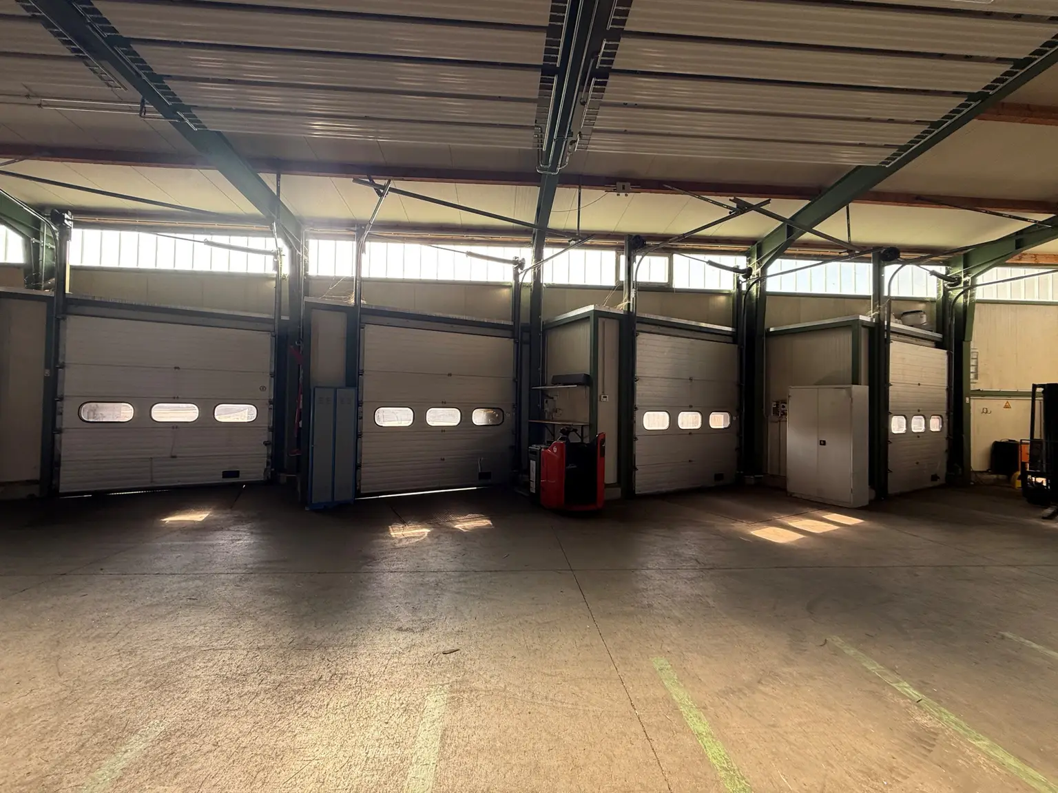 Halle 627 m2 Anfahrtsrampen