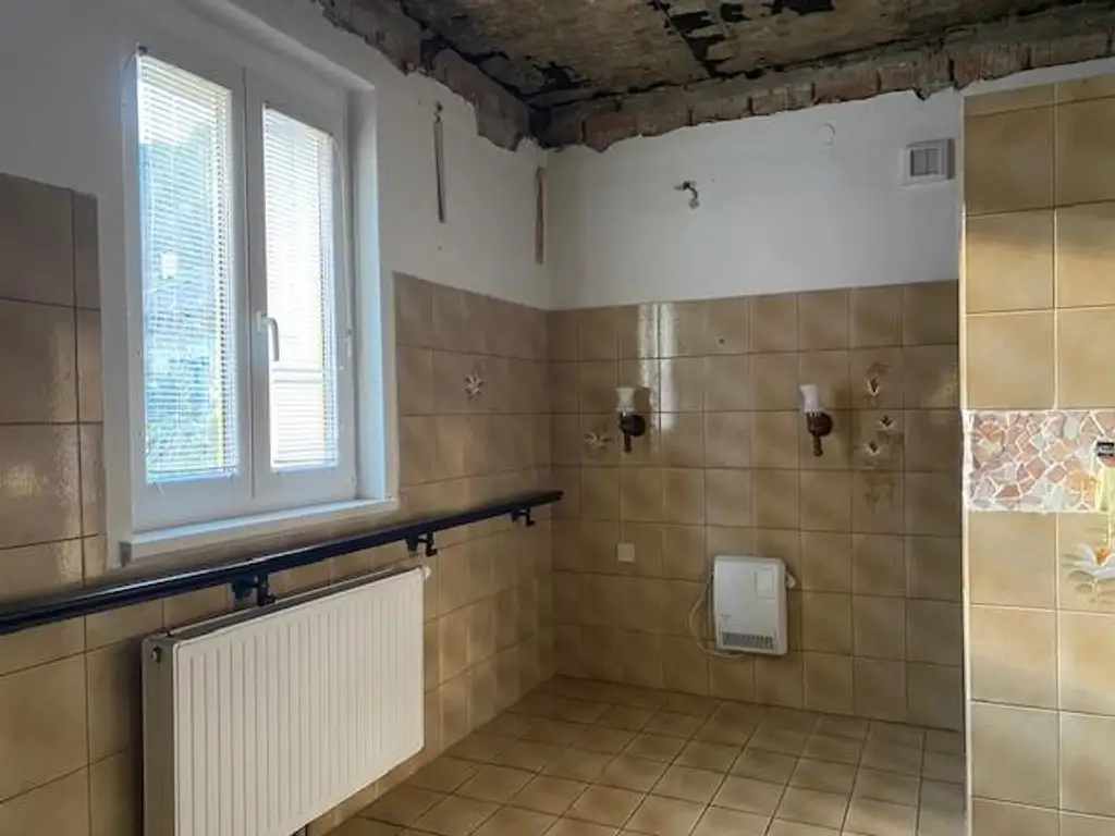 Einfamilienhaus am Stadtrand von Gloggnitz! Garten und romantisches Nebengebäude!