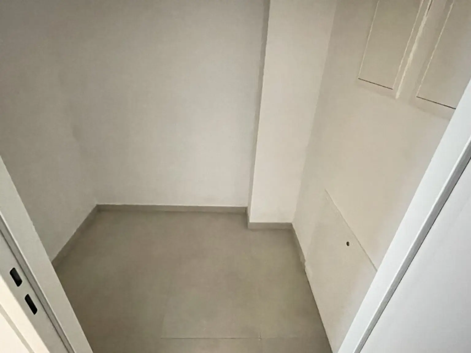 ***** Belvedereblick: unbefristete 3 Zimmer Neubau mit Loggia ab August zur Vermietung *****