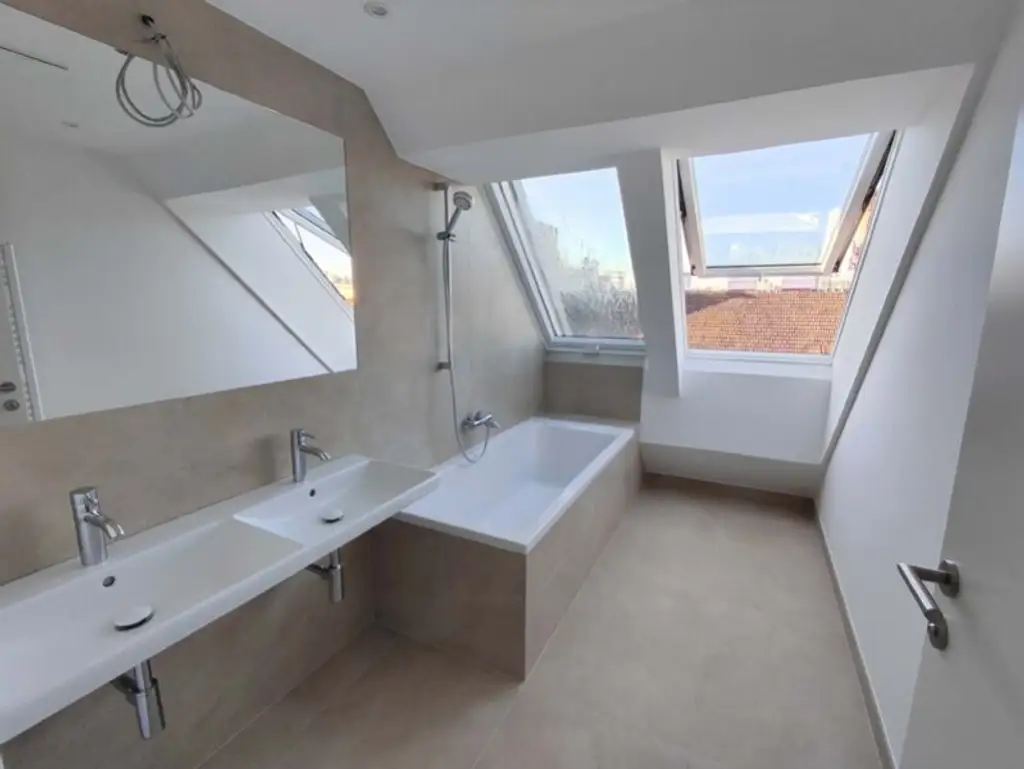 Traumhafter DG-3-Zimmer-Erstbezug mit Terrasse - Top73