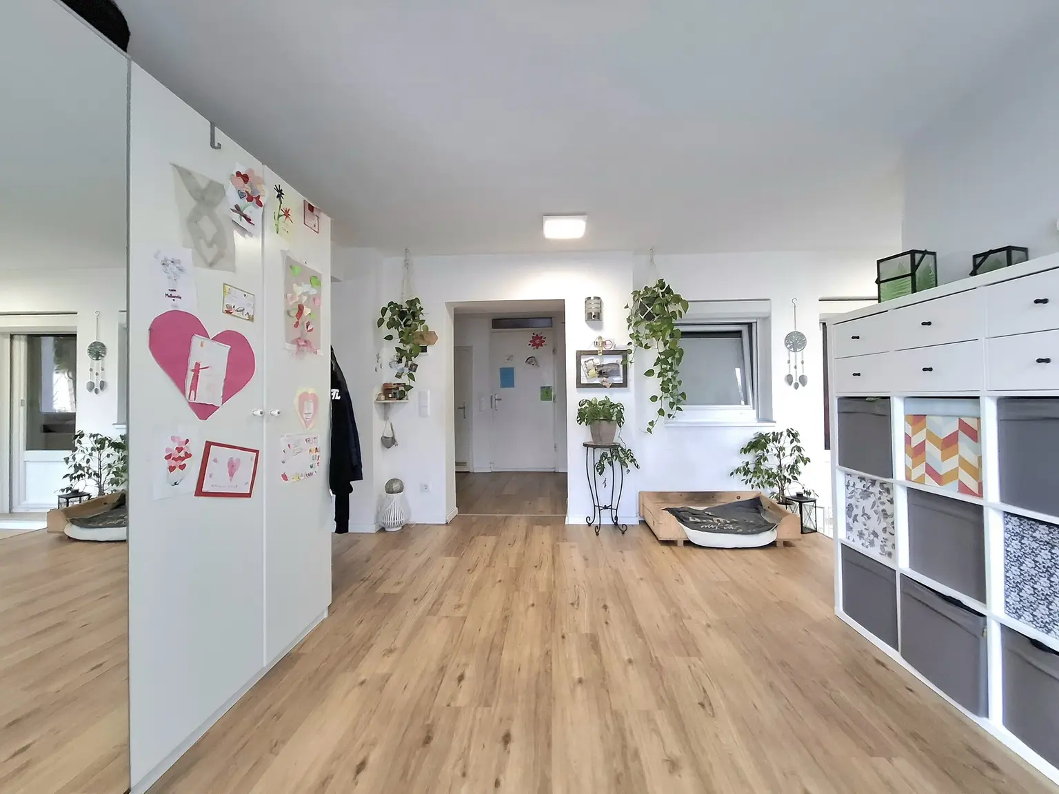 Vielseitig nutzbare Liegenschaft mit ausreichend Platz und herrlichem Blick auf die Hohe Wand