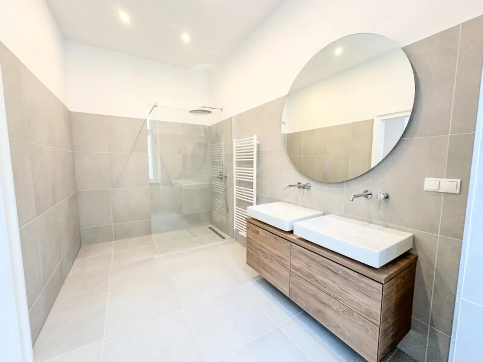 Stilvolle Altbauwohnung mit 5 Zimmern im Herzen von Wien-Währing