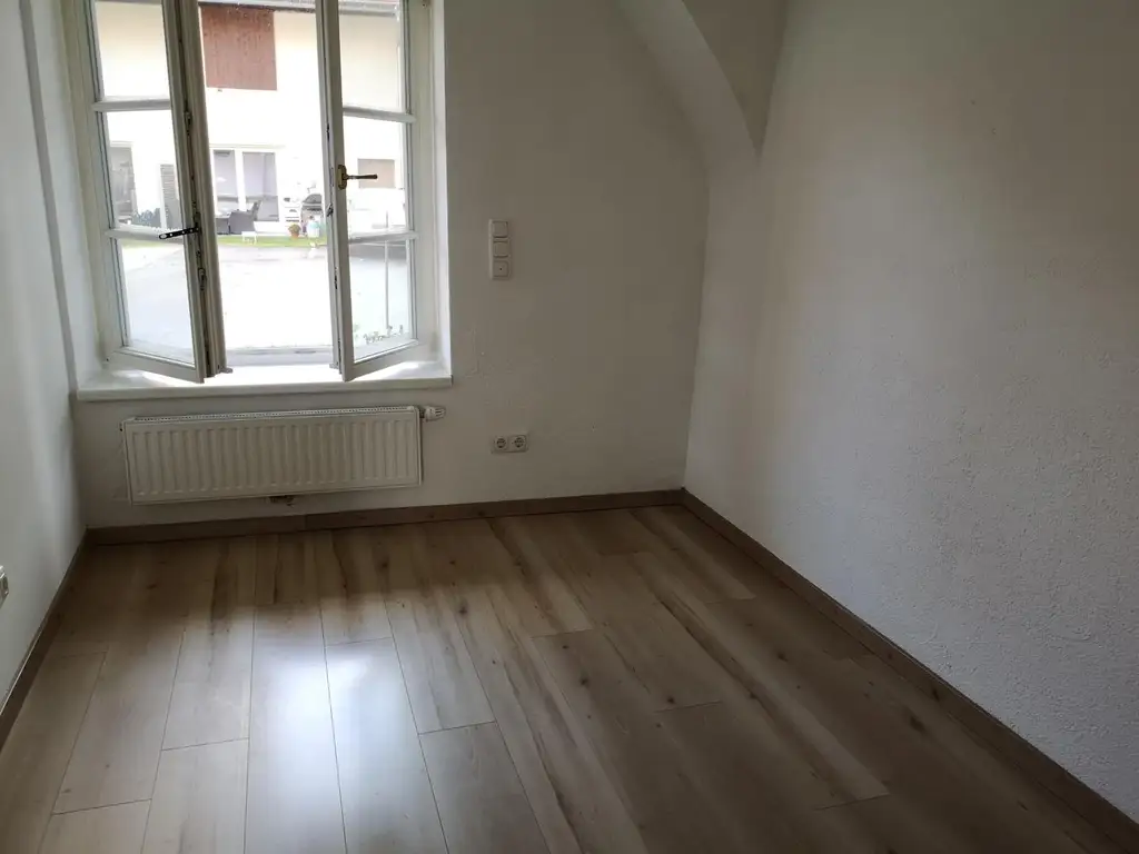 Charmante Wohnung mit Gewölbe und Garten