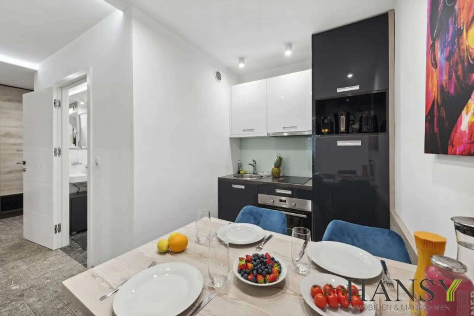 Vollmöblierte 3-Zimmer-Wohnung mit Loggia & zwei getrennt begehbaren Schlafzimmern! (WG-tauglich) 5 Gehminuten zur Mariahilfer-Straße