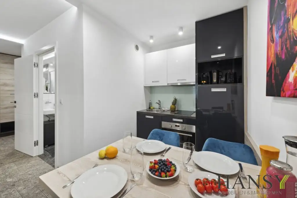 Vollmöblierte 3-Zimmer-Wohnung mit Loggia & zwei getrennt begehbaren Schlafzimmern! (WG-tauglich) 5 Gehminuten zur Mariahilfer-Straße