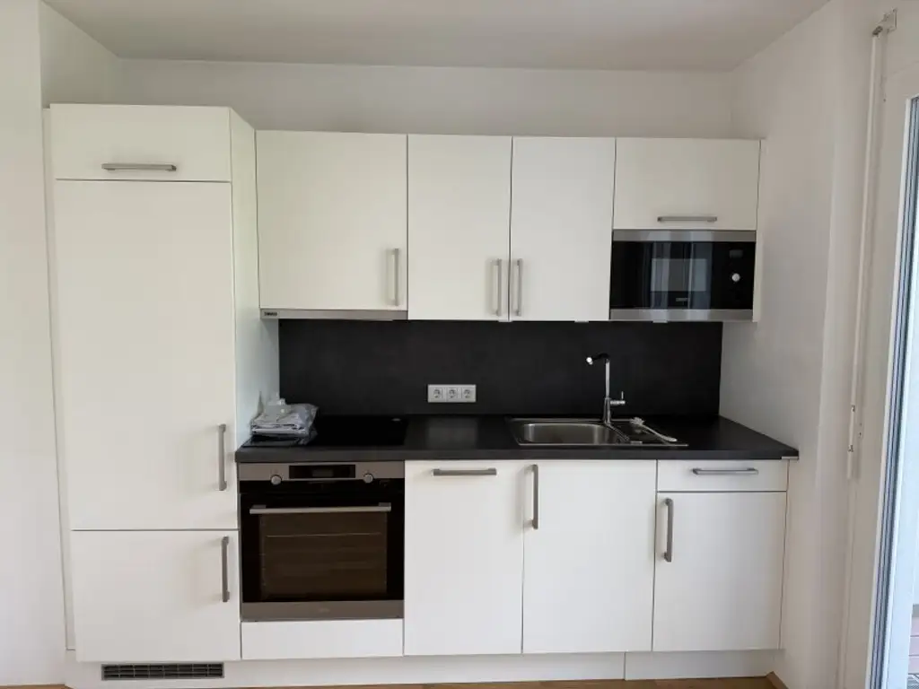 Gut geschnittene 2-Zimmer Wohnung in ruhiger Seitenstraße nahe U4 Hietzing